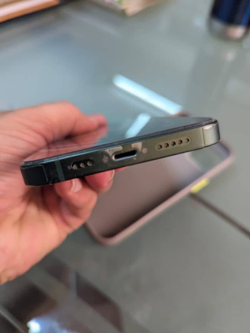 Apple iPhone 13 1