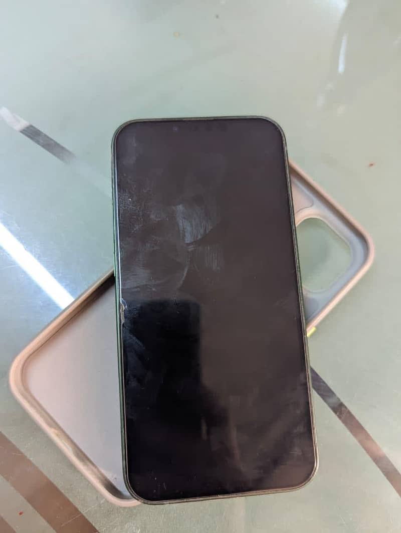 Apple iPhone 13 2