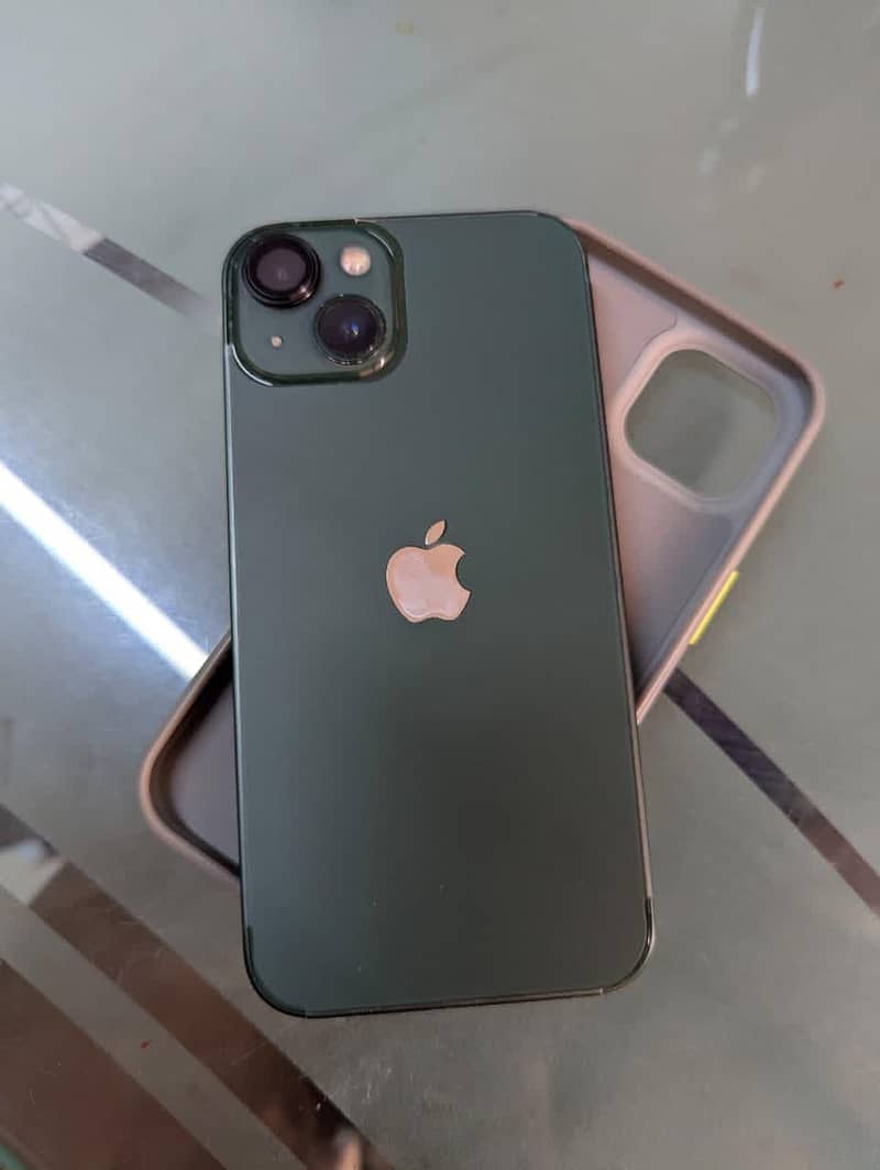 Apple iPhone 13 3