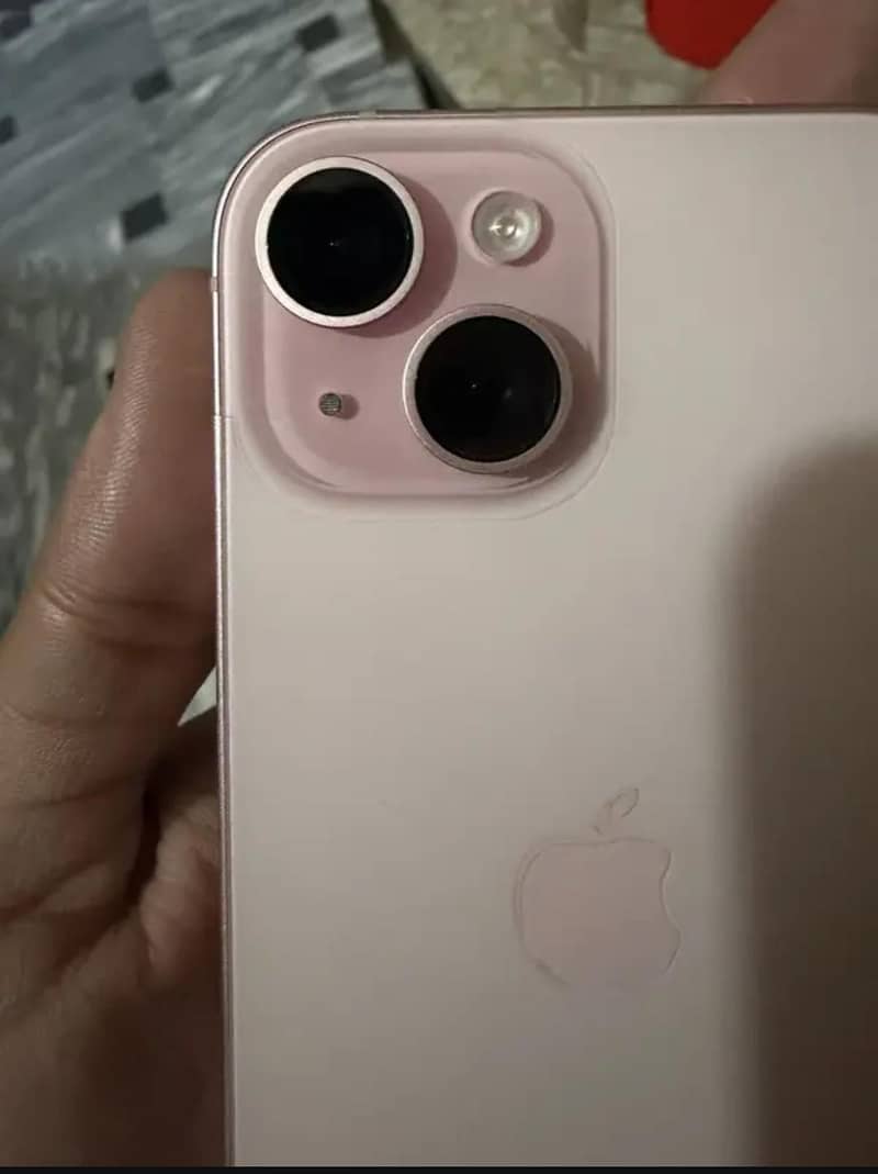Apple iPhone 15 3