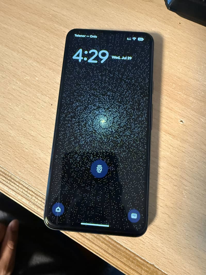 Google Pixel 8 4