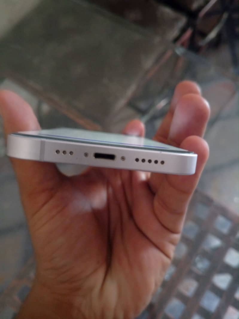 Apple iPhone 14 5