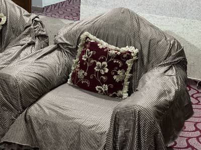 Neat and Clean. 5 + 2 Seater Sofas - Total 7 Sofas. Bohat sastay