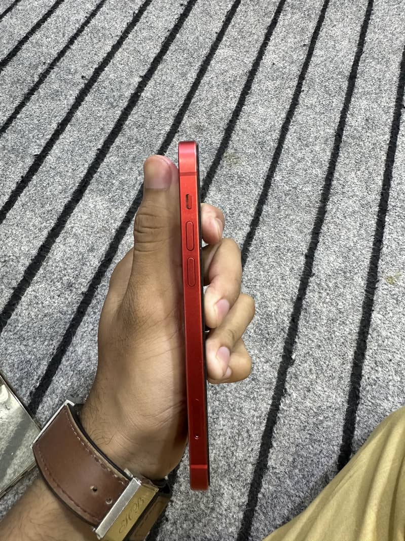 Apple iPhone 12 6