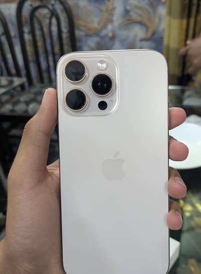 Apple iPhone 16 Pro Max