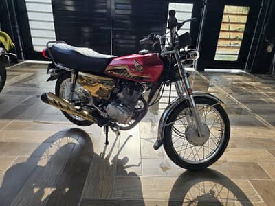 honda cg125 gold 2024 | self start | 4500km| Registered| Lahore
