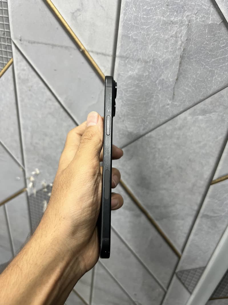 Apple iPhone 15 plus 2