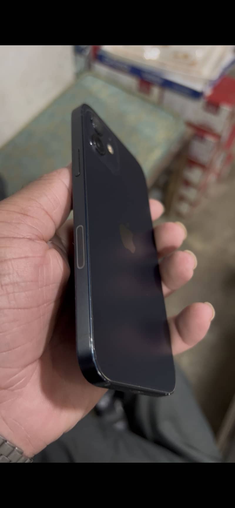 Apple iPhone 12 4