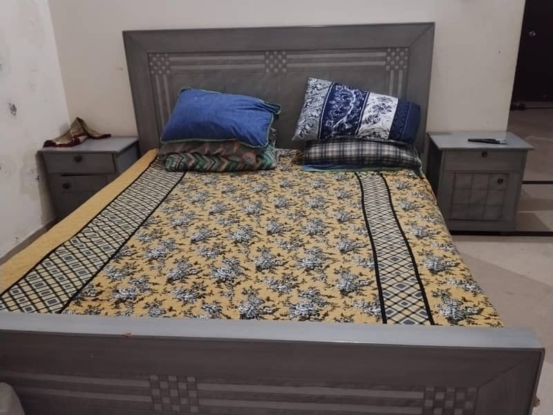 King size bed 1