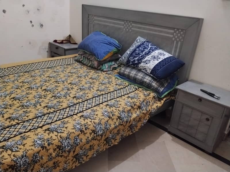 King size bed 2