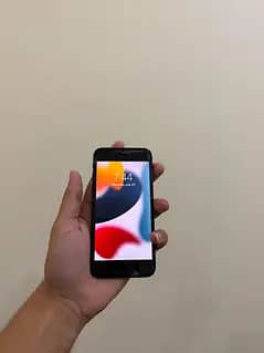 Apple iPhone 7 3