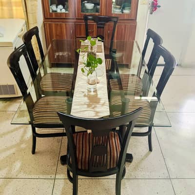 Dinning table for sale