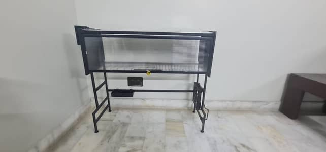Crockery stand