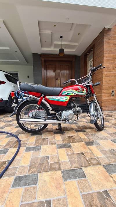 Honda Cd 70 seirias byers contact me on this number  03212418500