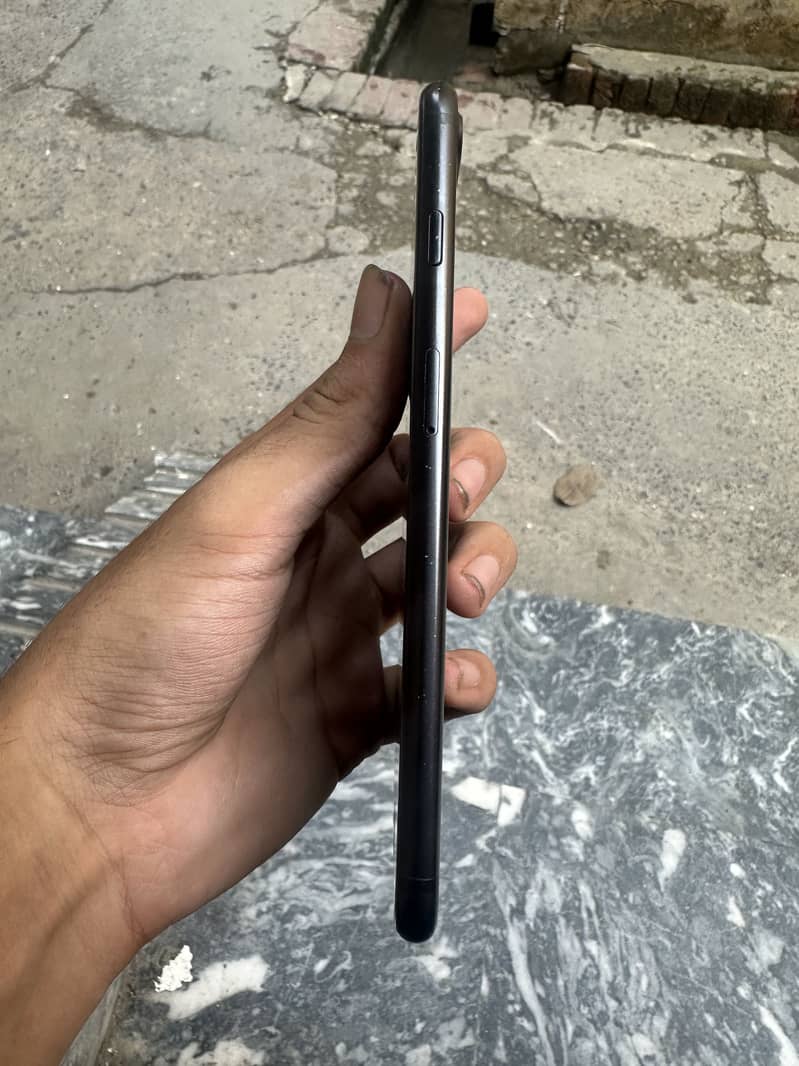 Apple iPhone 7 Plus 2
