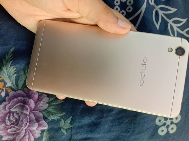 OPPO A37 1