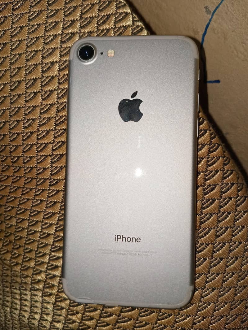 Apple iPhone 7 0
