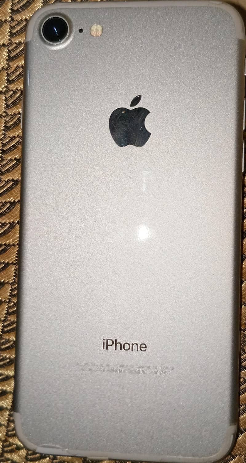 Apple iPhone 7 1