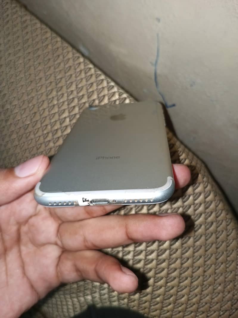 Apple iPhone 7 4