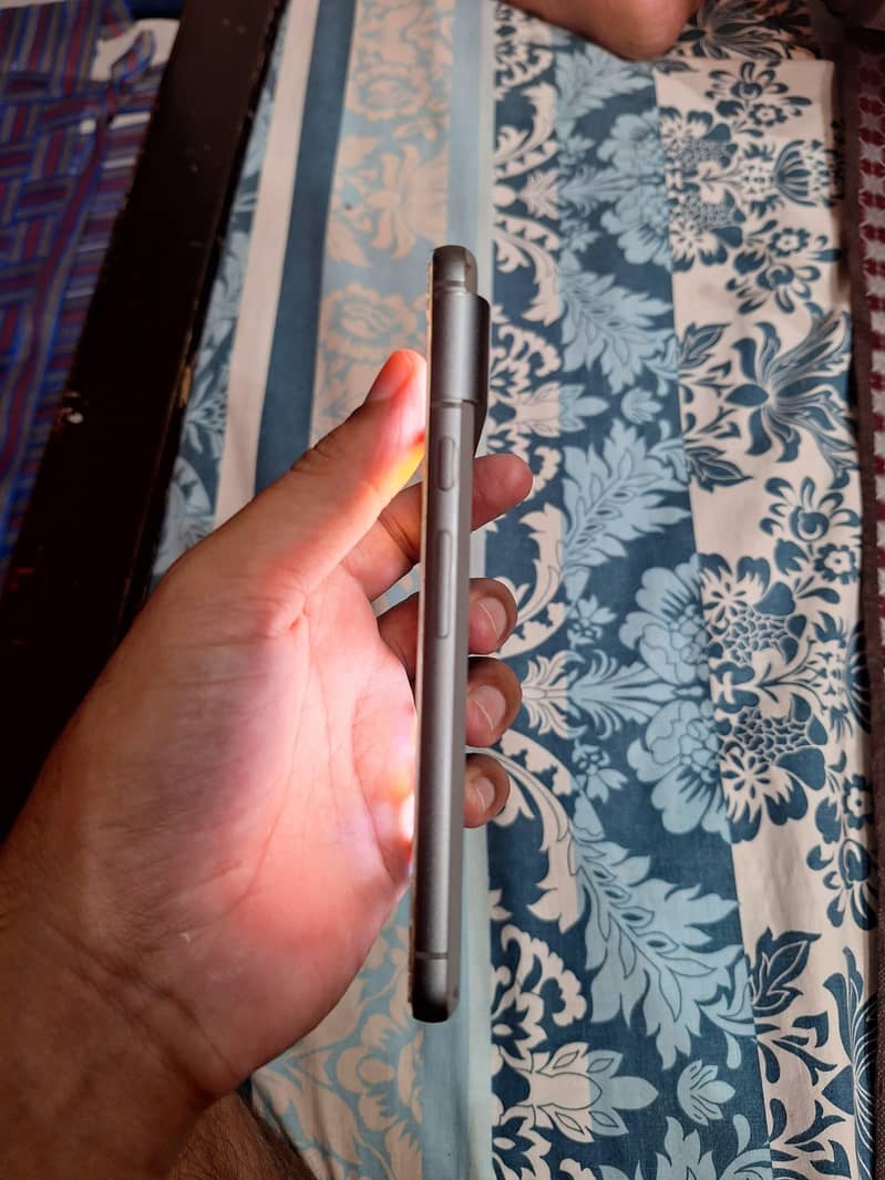 Google Pixel 8 3