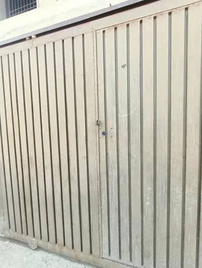 sliding main gate
