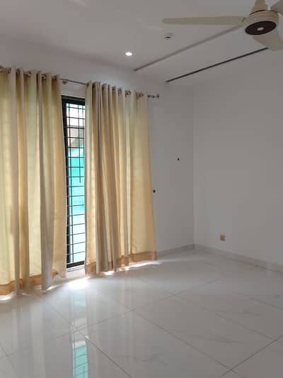 EX-DHA Phase 8, Eden City, 01 Kanal, Luxurious Upper Portion For Rent Original Pics Attached.