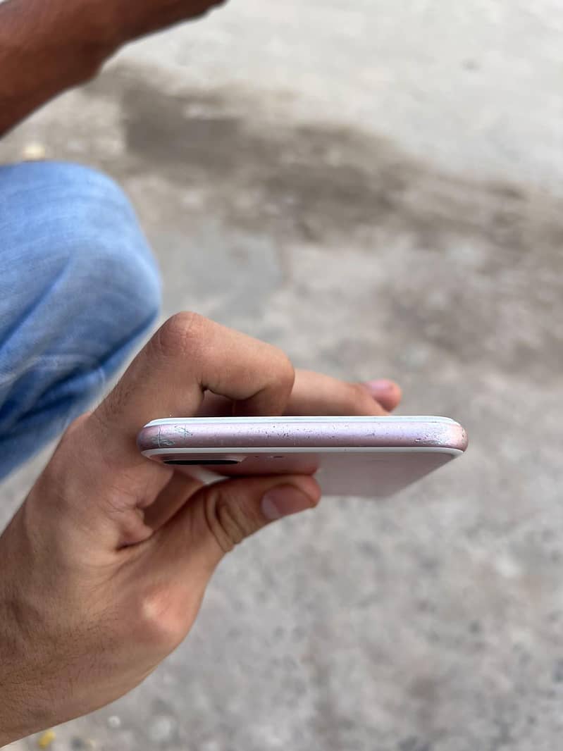Apple iPhone 7 Plus 2