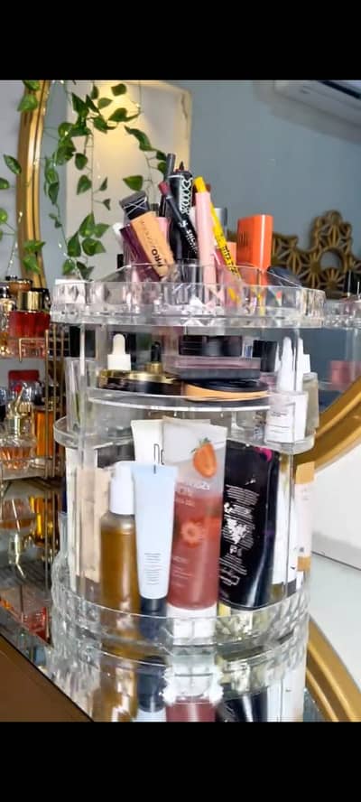 makeup organizer