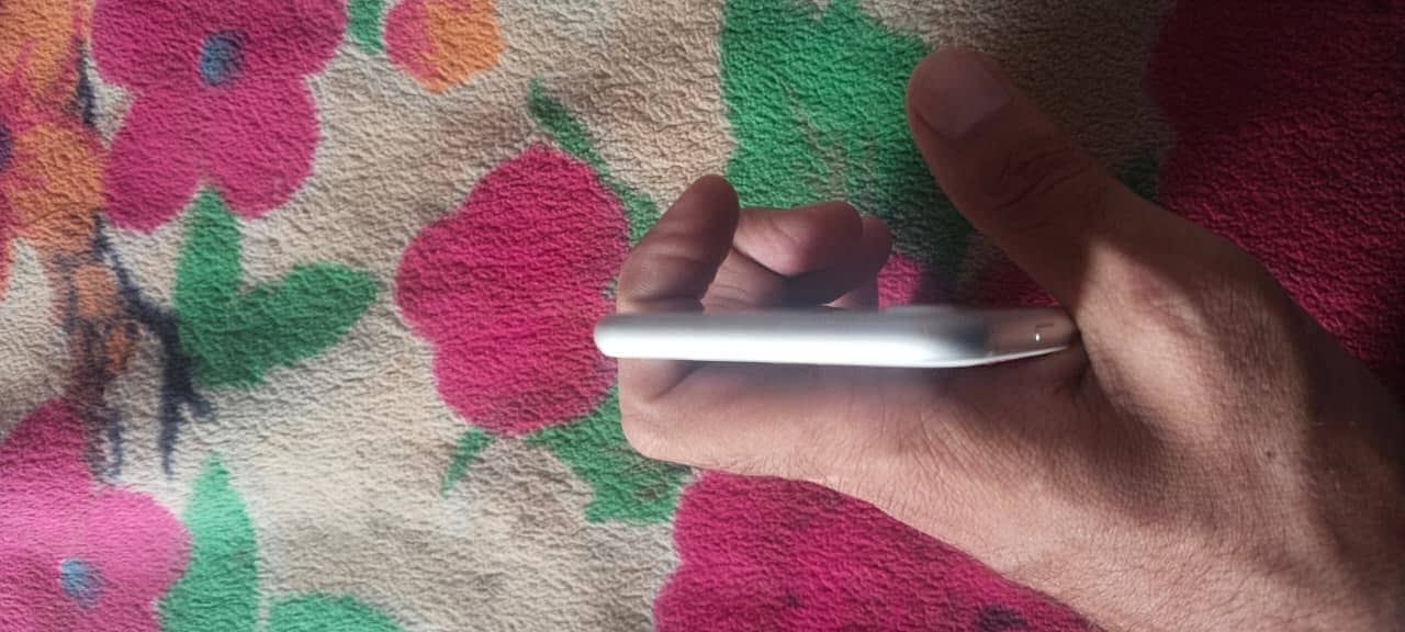 Apple iPhone 7 4