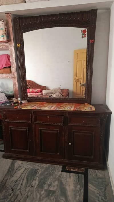 Bed & Dressing Table