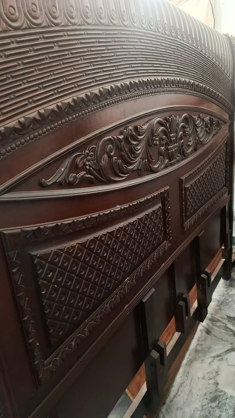 Bed & Dressing Table 1