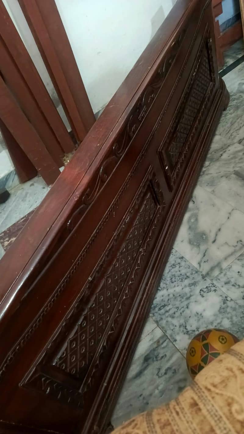 Bed & Dressing Table 3