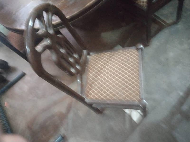 Dinning Table And Chairs 1