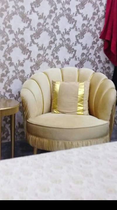 2sofa with cushion with table new hai just jagha ke vjah sy sofabed n