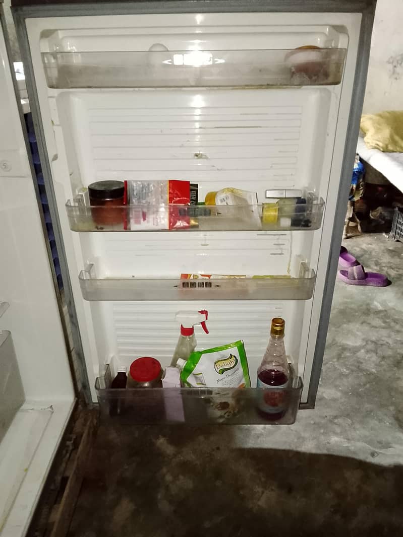 dawlance fridge 2