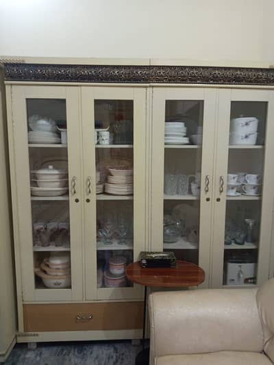 wooden showcase 10/10