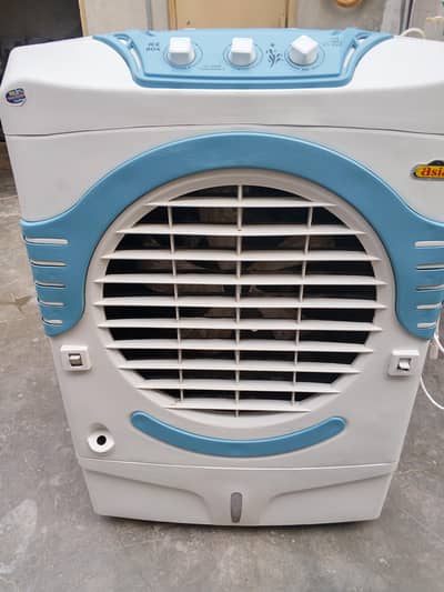 condition 10 by 10__ electric cooler