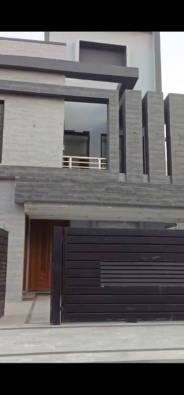 10 Marla Used House available for Rent