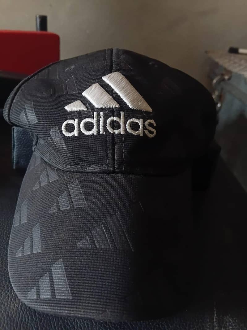 Caps. . 3