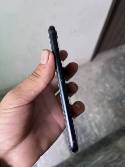 Apple iPhone SE (3rd gen)