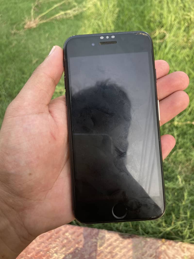 Apple iPhone 7 1