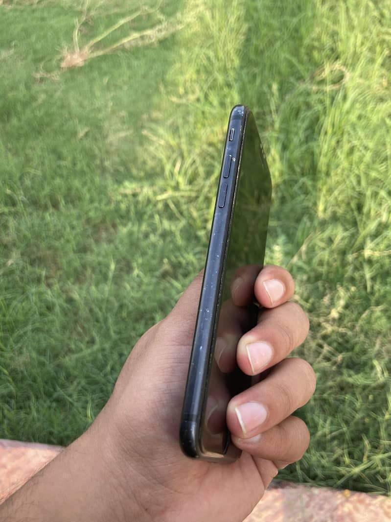 Apple iPhone 7 3