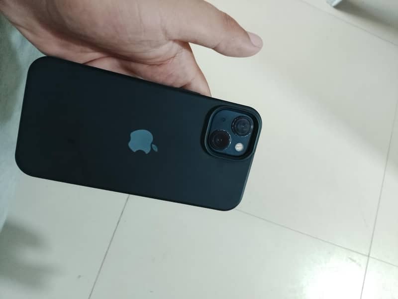 Apple iPhone 13 0