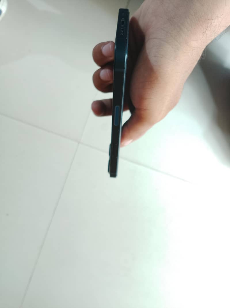 Apple iPhone 13 3