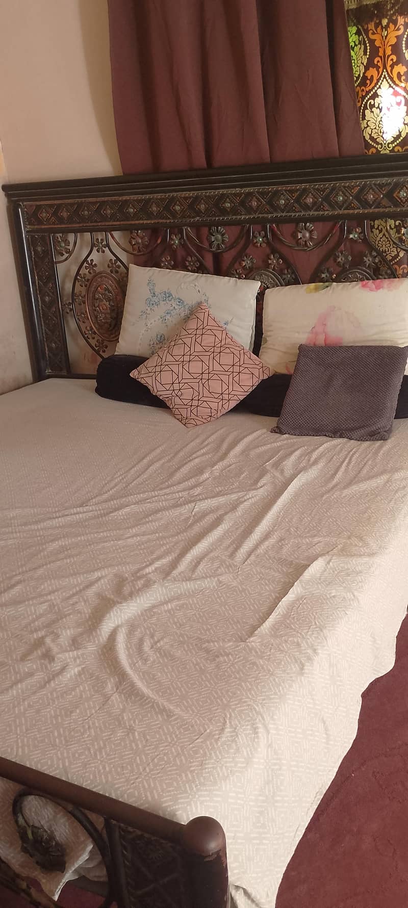 iron bed 0