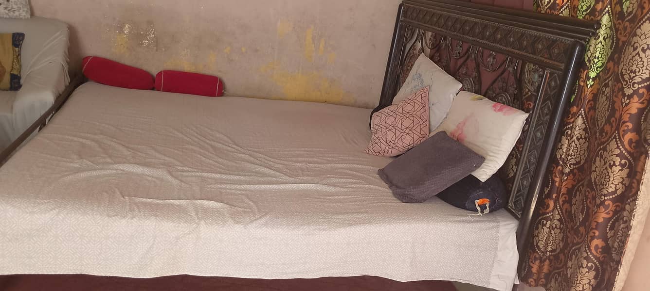 iron bed 1