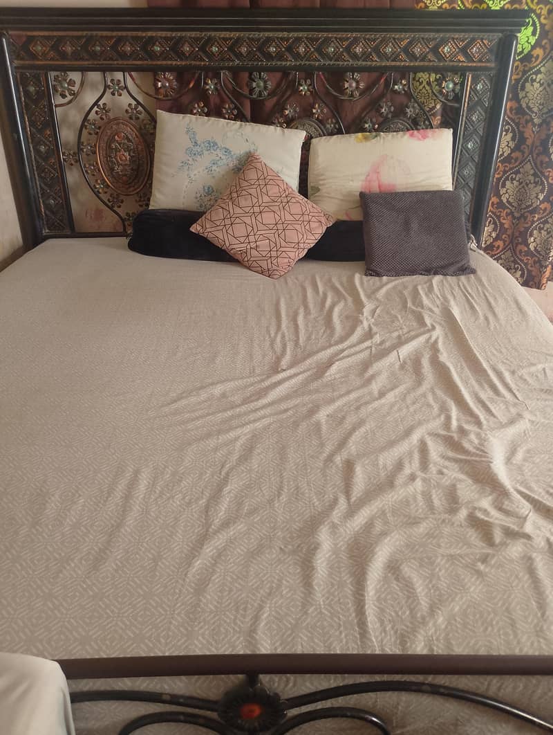 iron bed 2