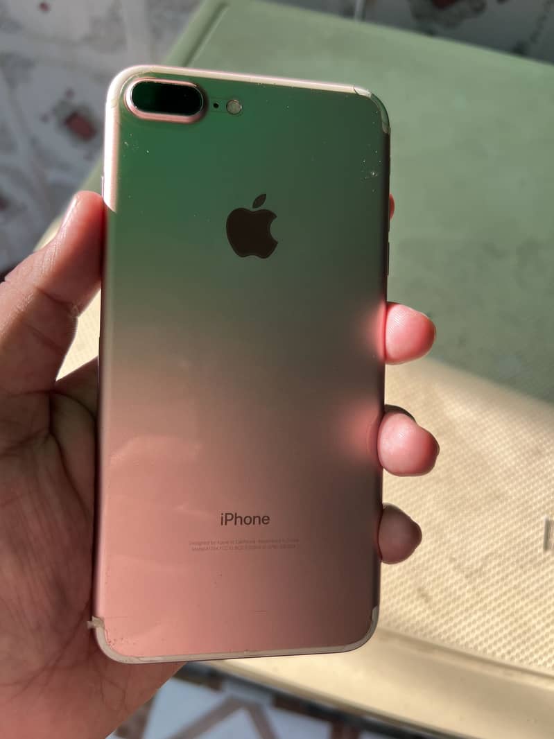 Apple iPhone 7 Plus 1