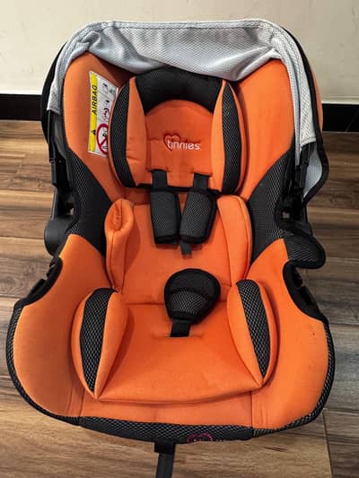 Tinnies Baby Car Seat – Like New| Excellent Condition