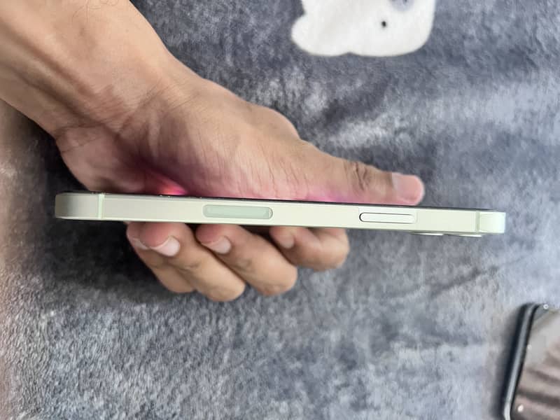 Apple iPhone 12 3